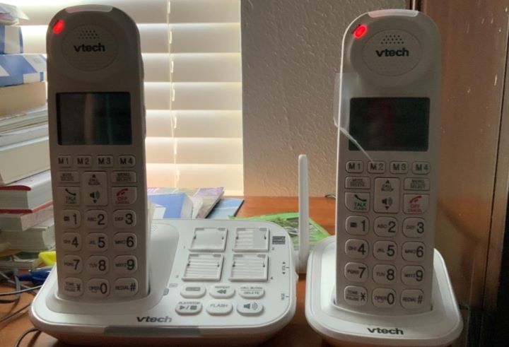 Using the functional Vtech's phone for hearing impaired elderly
