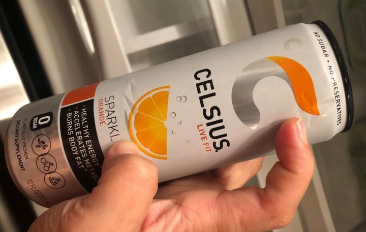 Having sparkling energy drinks for senior citizens from Celsius