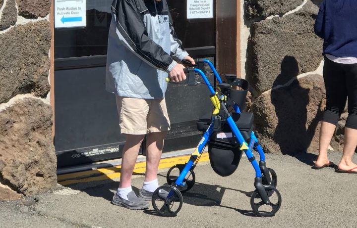 Having the adjustable walker for seniors from Medline