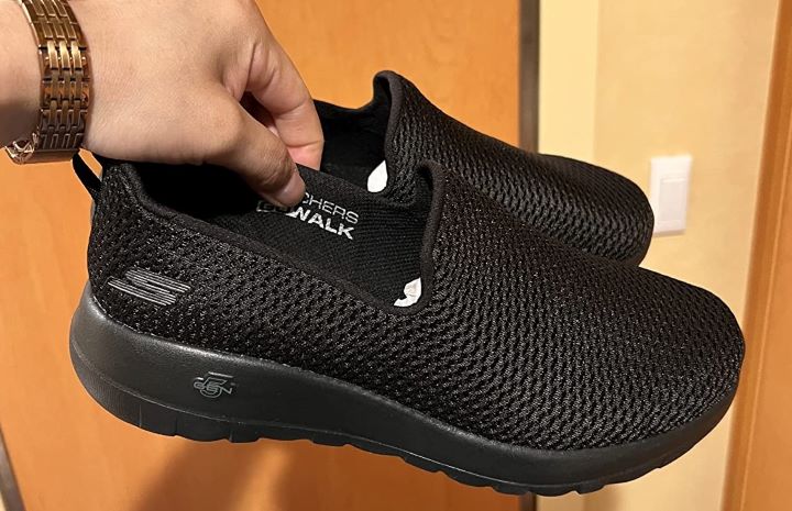 Reviewing how supportive the Skechers shoes for seniors