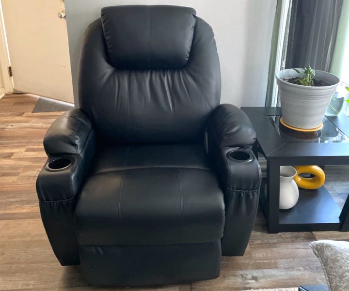 Using the Power Lift Chair Electric Recliner Faux Leather Heated Vibration Massage Sofa from Magic Union