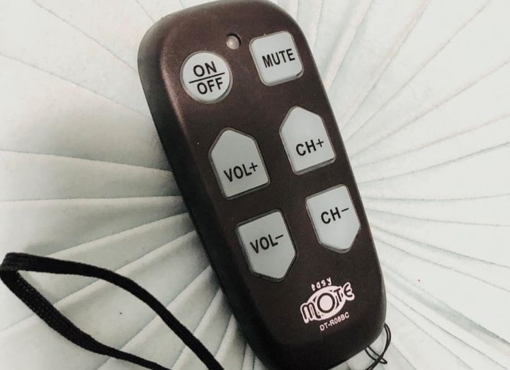 Checking the functionality of the good TV remote for seniors