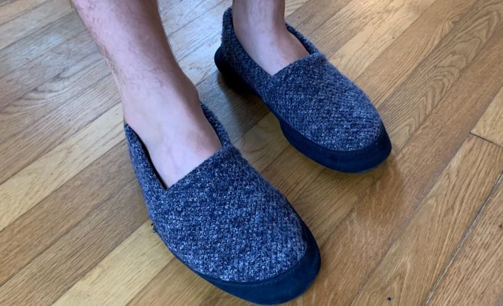 Confirming how comfortable the narrow slippers for the elderly