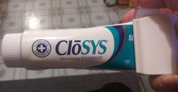 Observing how good the packaging of a toothpaste for seniors