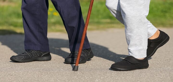 Best Supportive Walking Shoes for Seniors Featured Image